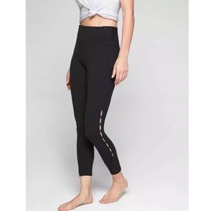 Athleta High Waist Peekaboo 7/8 Tight